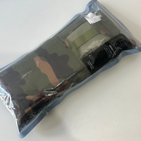 Herschel Supply Co. Other - Herschel Supply Travel Amenity Kit Standard Issue Eye Mask Pillow Slippers L/XL